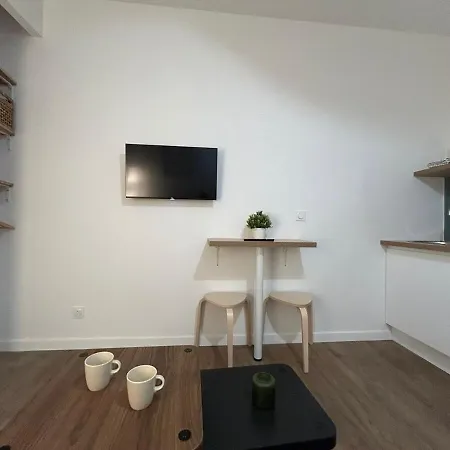 Au Pied Du Château Lourdes